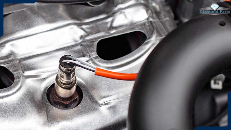 سنسور اکسیژن متصل به سطح موتور در خودرو